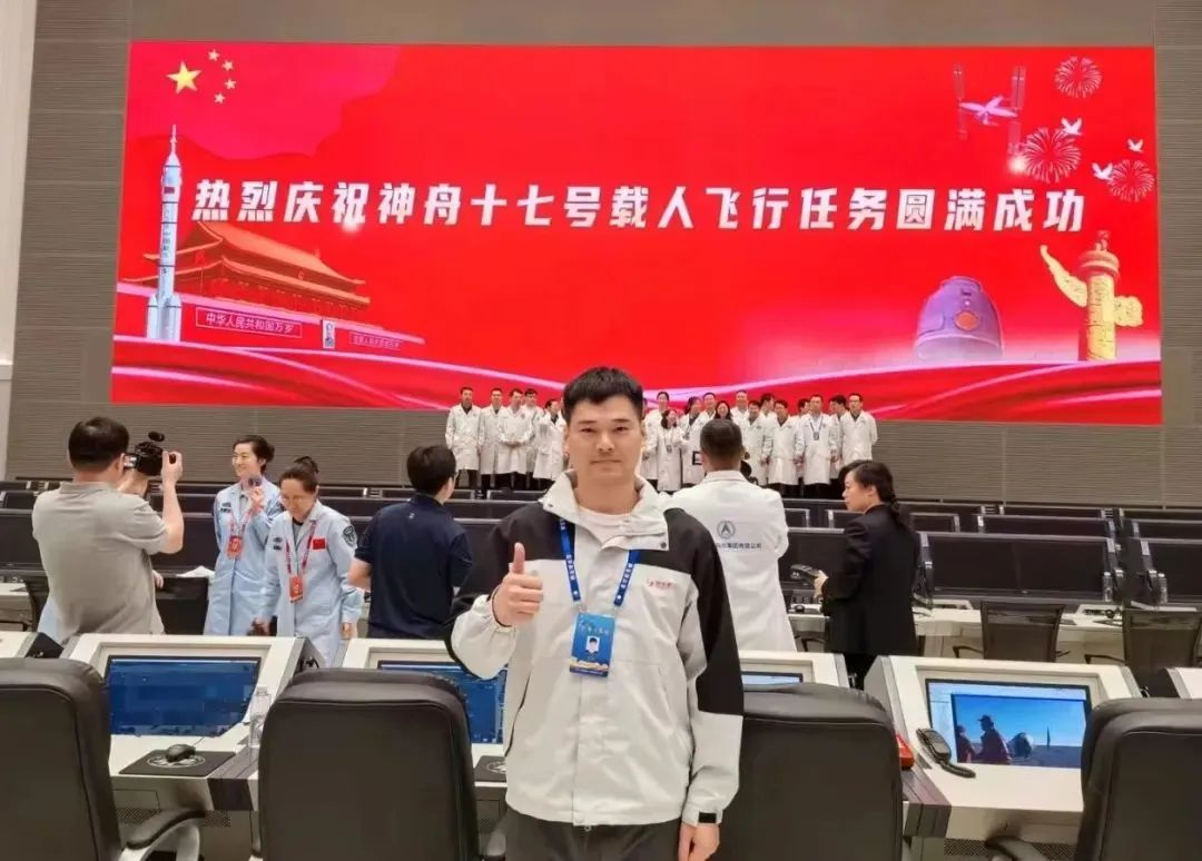神舟十九号发射圆满成功，中国航天又见大红屏！