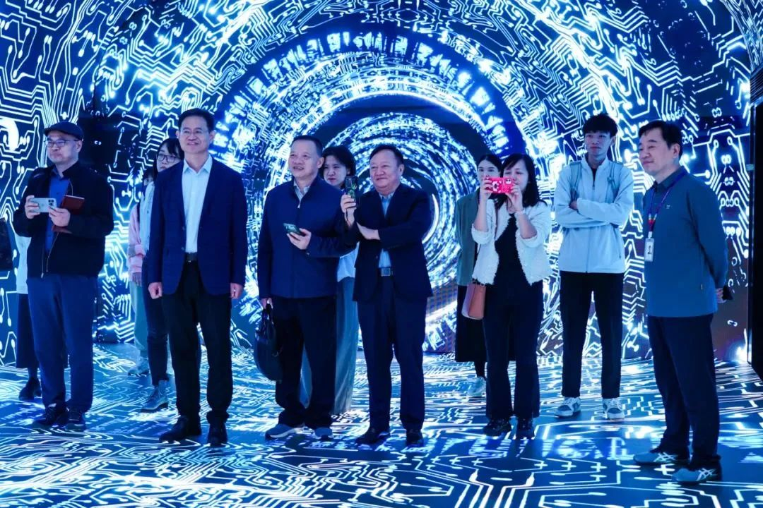 2024120602 国家广电总局发展研究中心一行赴永乐高ylg888888励丰文化调研指导