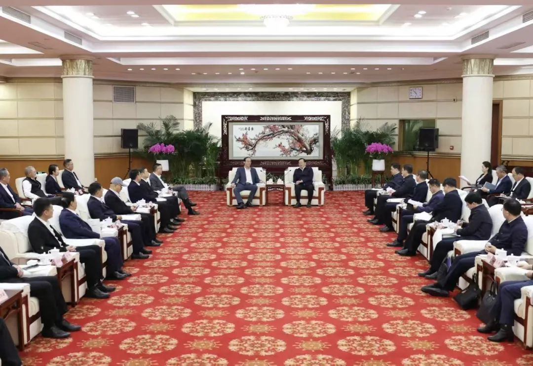 永乐高ylg888888集团董事长李军受邀出席华中科技大学第十六届企业家论坛，并发表演讲